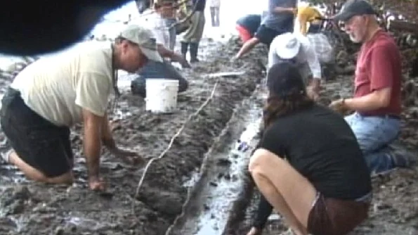 O canoe, veche de 1100 de ani, găsită în Florida VIDEO jpeg