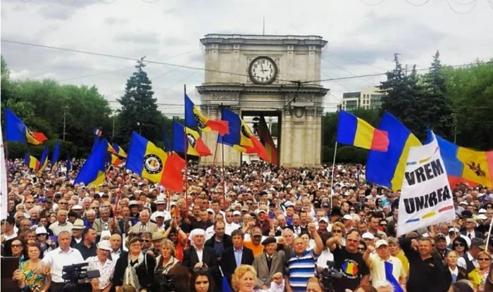 Manifestaţie la Chişinău cu ocazia a 100 de ani de la Unire (2018). FOTO: 10tv.md