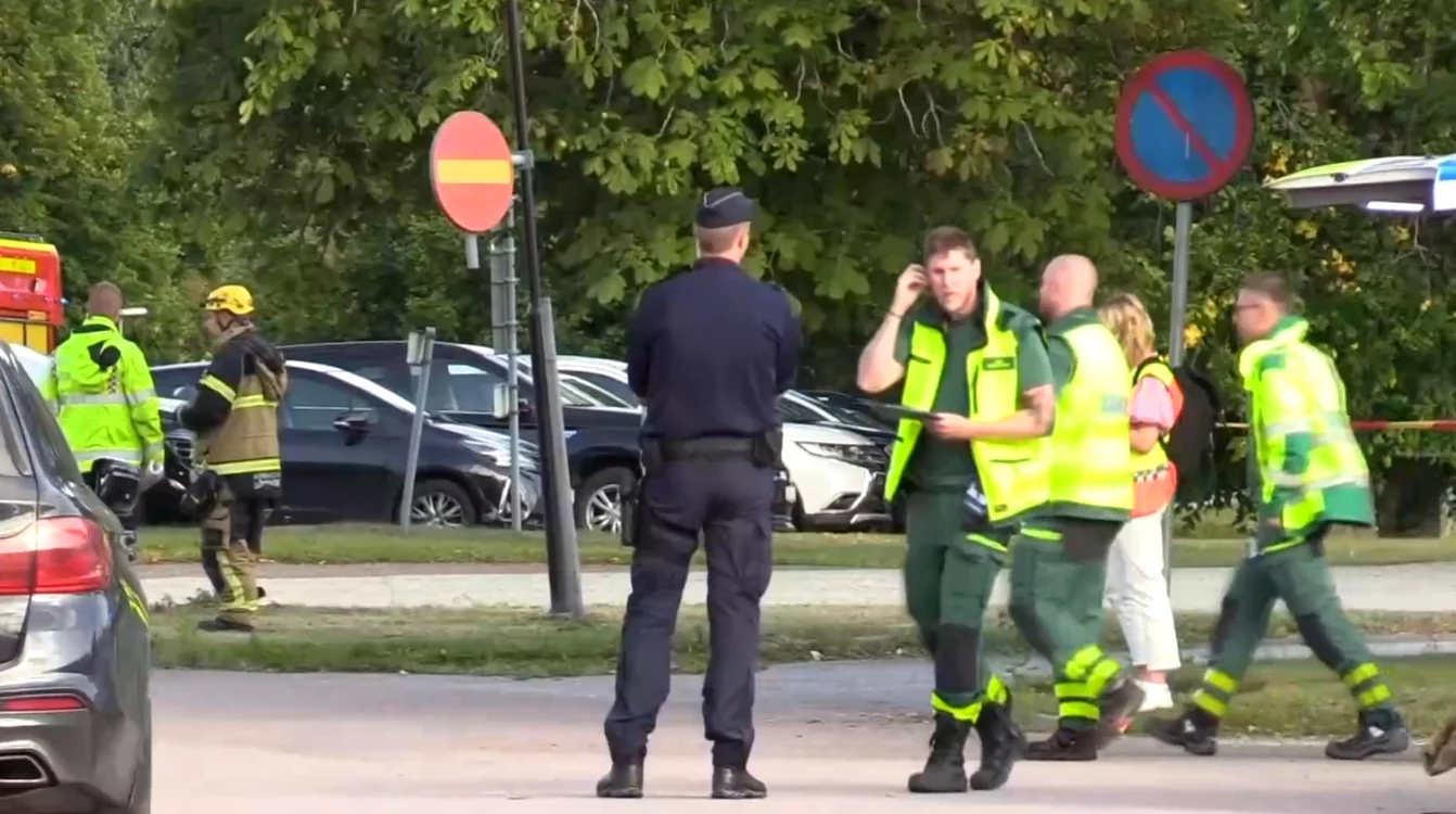 Poliţiştii suedezi au arestat un al doilea suspect după atacul sângeros dintr-un liceu din Suedia.