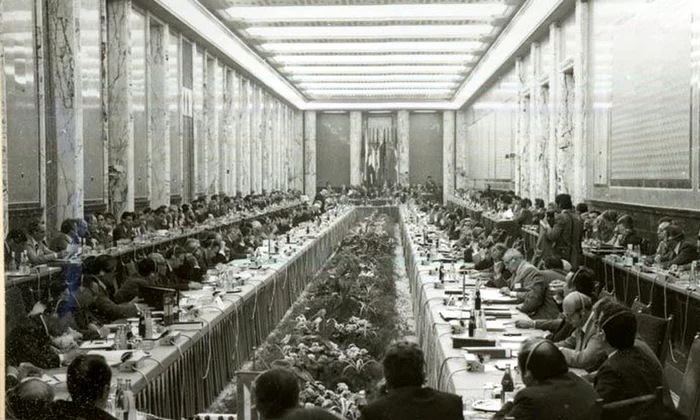 Eroismul regimului de la Bucureşti în anul 1964 jpeg