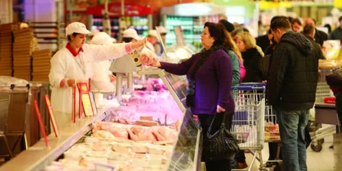 Magazinele îşi reiau programul normal de funcţionare începând cu 3 ianuarie.