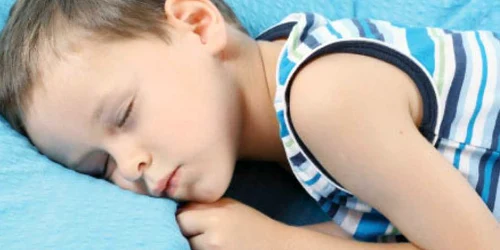Copiii care dorm suficient sunt feriţi de probleme de memorie