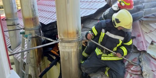 Incendiu la Liceul din Cobadin FOTO ISU Dobrogea