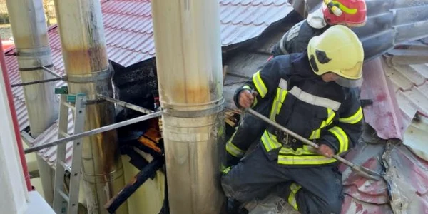 Incendiu la Liceul din Cobadin FOTO ISU Dobrogea