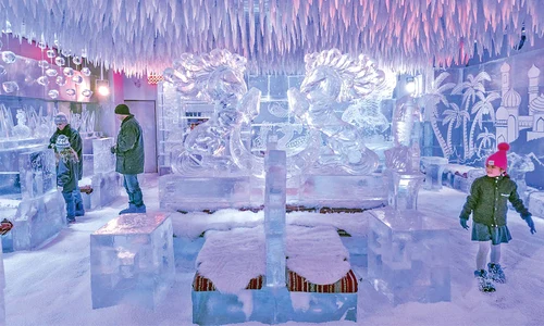 Emiratele Arabe Unite  Chillout Ice Lounge este ”regatul de gheaţă” din inima deşertului jpeg
