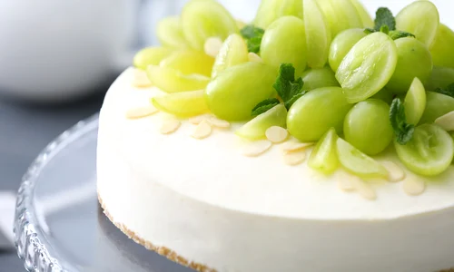 Cheesecake cu struguri  Sursa foto shutterstock 625530170 jpg