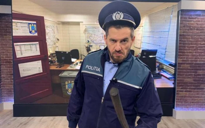 Dragoş Pătraru, în rolul de poliţist, în prima ediţie din „Starea Naţiei“ FOTO Facebook Dragoş Pătraru