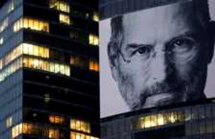 Viaţa lui Steve Jobs, „spusă“ de benzi desenate