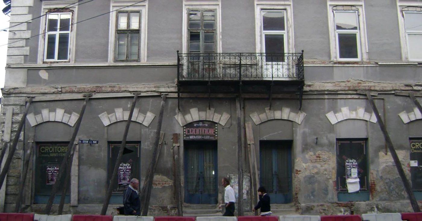 Sătmărenii care trec frecvent prin zonă s-au obişnuit cu priveliştea, 