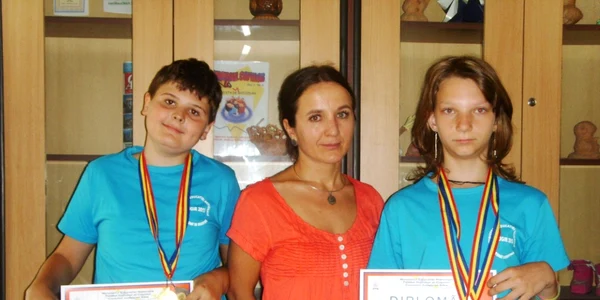 Doi elevi din Râmnicu Vâlcea