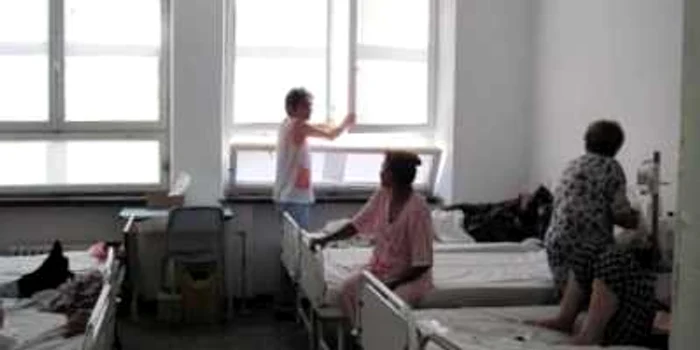 La Buzău se înregistrează un vârf al afecţiunilor sezonului rece