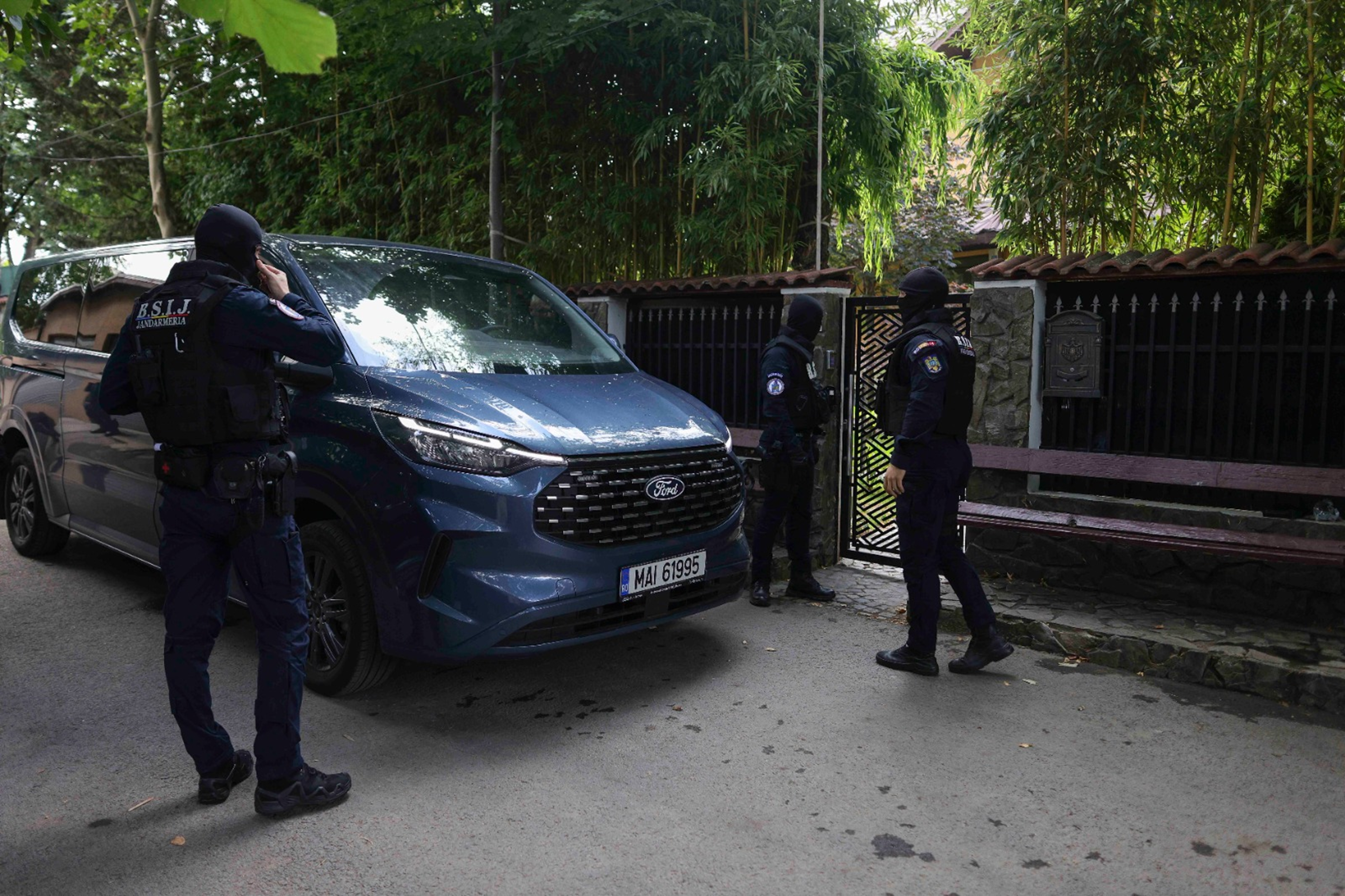Percheziții la Cristian Popescu Piedine. Foto: Inquam/Octav Ganea