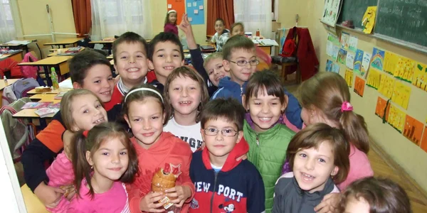 Elevii de la sate vor fi regrupaţi în centre comunale