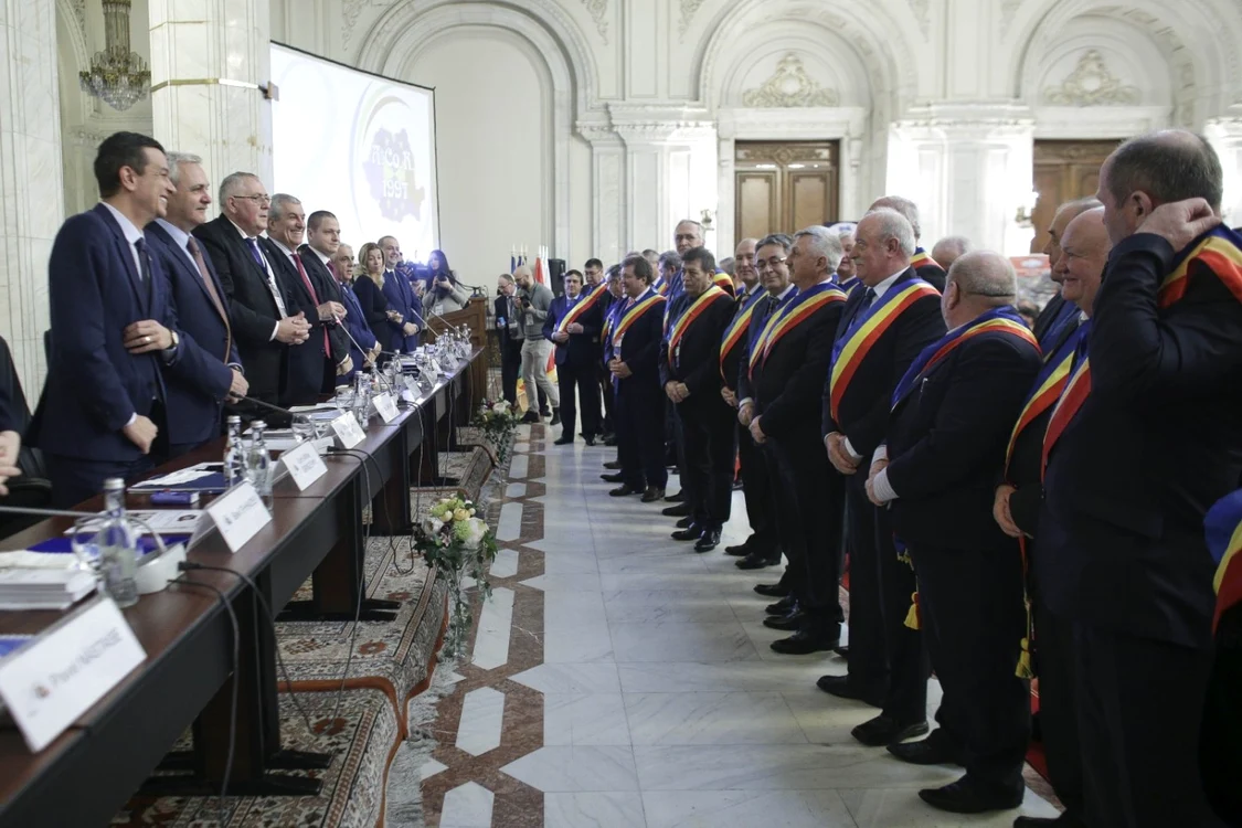 Sorin Grindeanu şi Liviu Dragnea, la întâlnirea cu primarii FOTO INQUAM PHOTOS / OCTAV GANEA