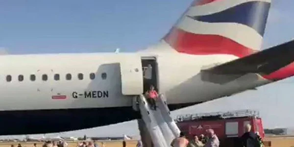 Pasageri British Airways evacuati din avion la Valencia din cauza fumului FOTO Captura video