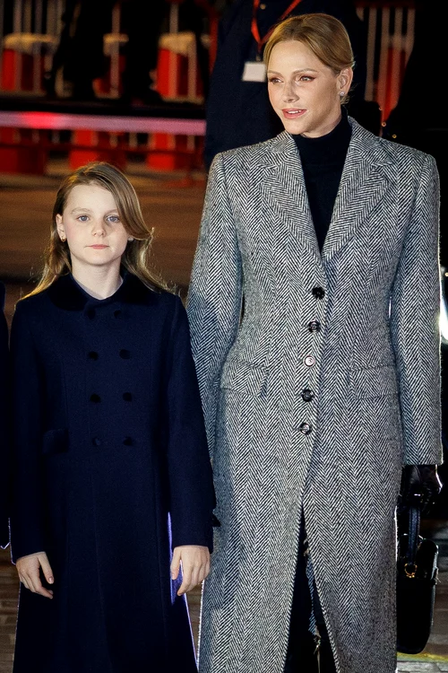 Familia Princiară de la Monaco la procesiunile în onoarea Sf Devota 10 jpg