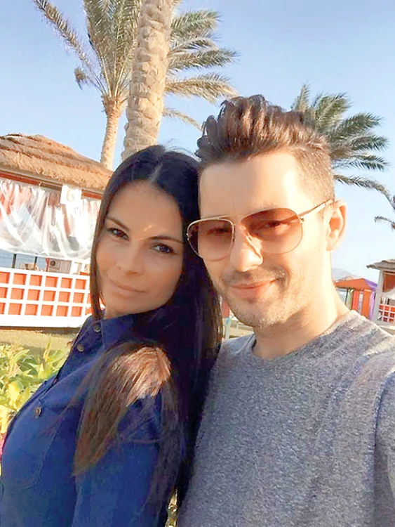 
    Anca și Adi s-au cunoscut acum patru ani,  la un interviu. A fost dragoste la prima vedere  