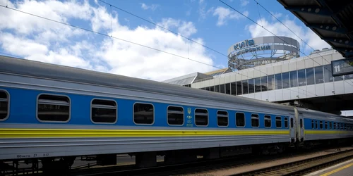 tren ucr shutterstock 2144468561 jpg