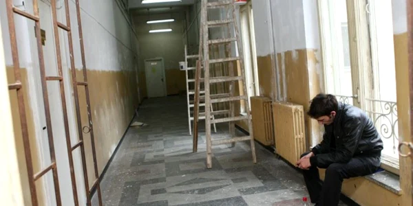 Craiova: Aşa arată unul dintre holurile Universităţii din Bănie. 