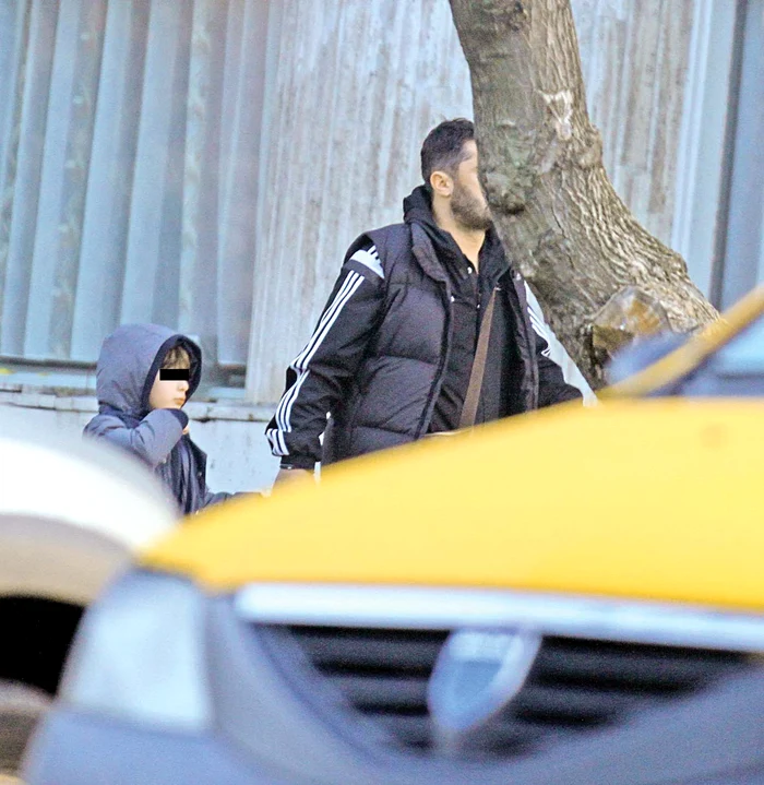 Fostul fotbalist şi-a luat băiatul şi s-a dus acasă cu autoturismul lui