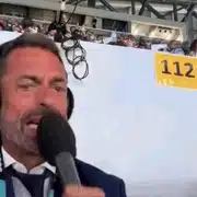comentator2 gif gif