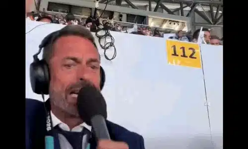 comentator2 gif gif