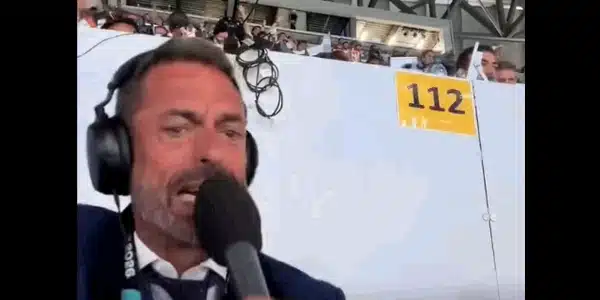 comentator2 gif gif