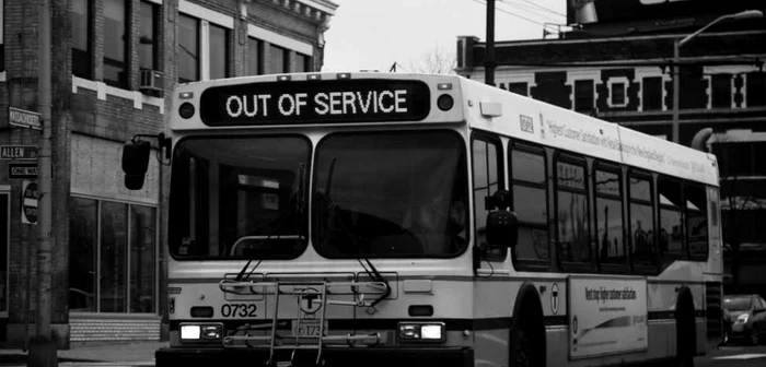 Autobuzele au fost la dispoziţia forţelor de ordine după atentat. FOTO The Verge