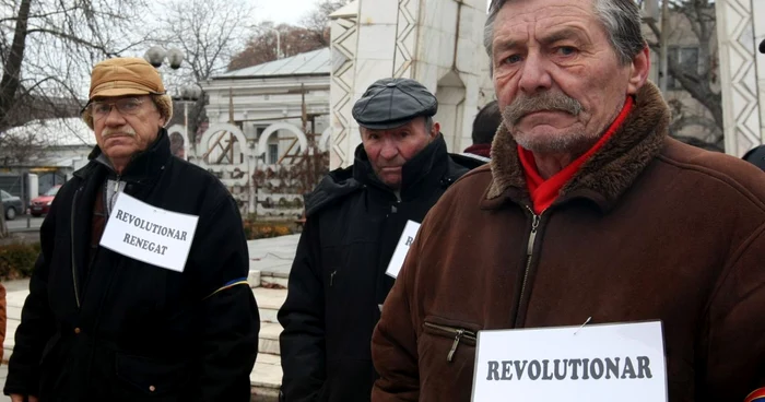 Revoluţionari gălăţeni, la protest; Foto: Bogdan Dimofte