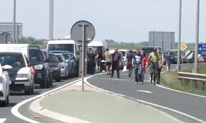 Aglomerație infernală la intrarea în țară jpeg