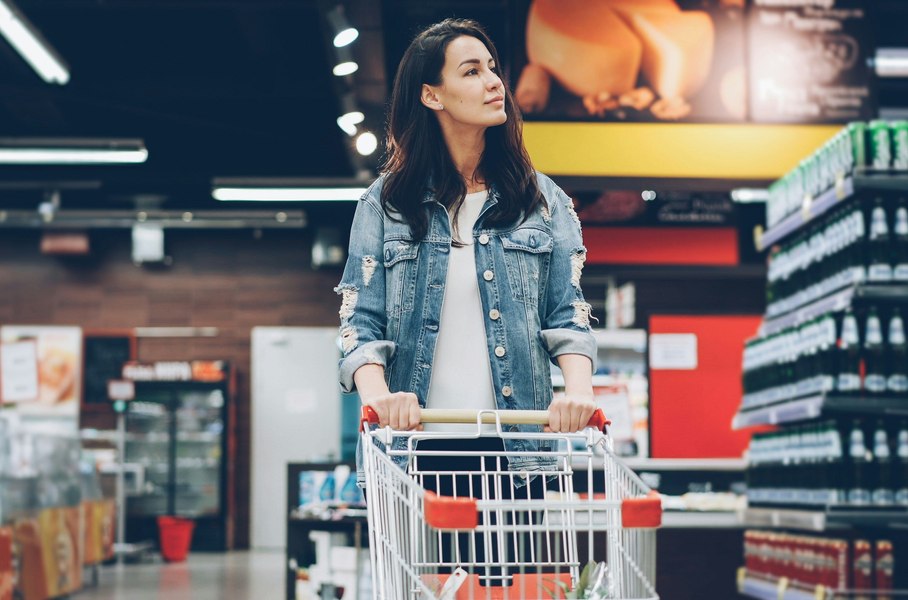 Cum poate influența AI prețurile din supermarketuri. „Folosesc informații despre consumator pentru a estima cât este dispus să plătească”