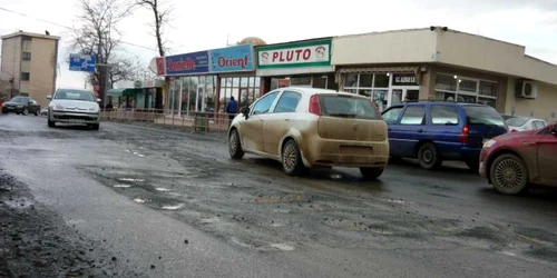 Gropi pe şoselele din Tulcea