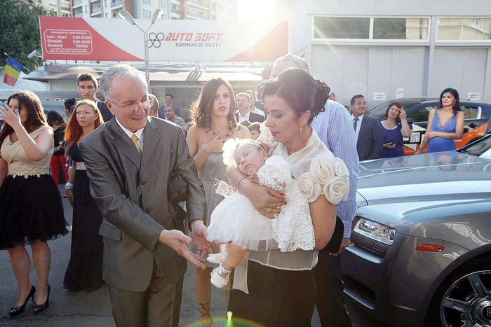 Micuţa Rebecca, răpusă de somn