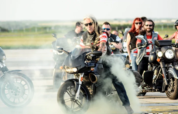 Sorin Stanca călare pe motor FOTO arhivă personală