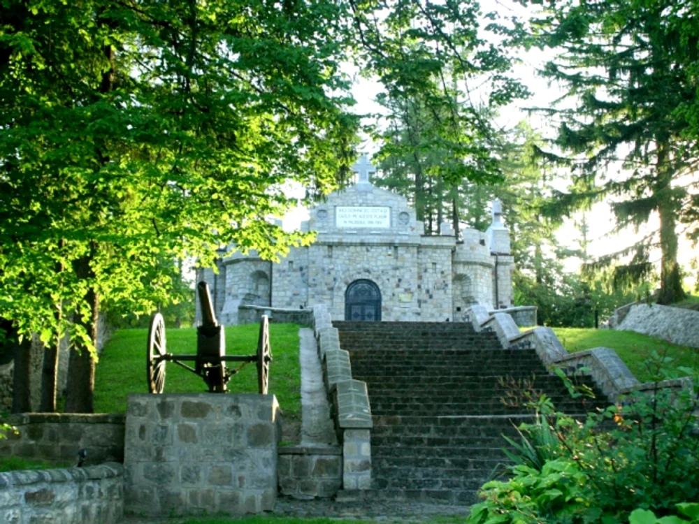 Mausoleul de la Soveja JPG jpeg