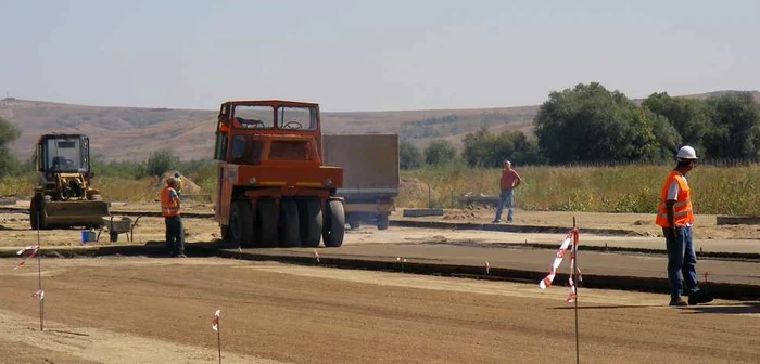 Se lucrează de zor la noua pistă a Aeroportului Internaţional Cluj