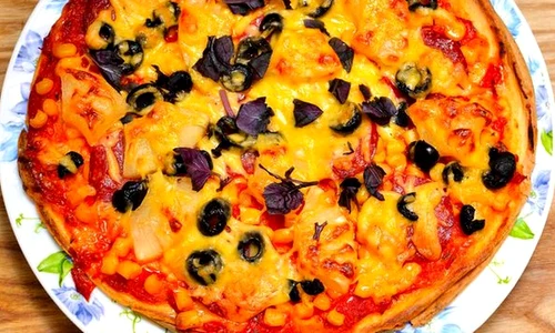 pizza cu aluat de clatite jpeg