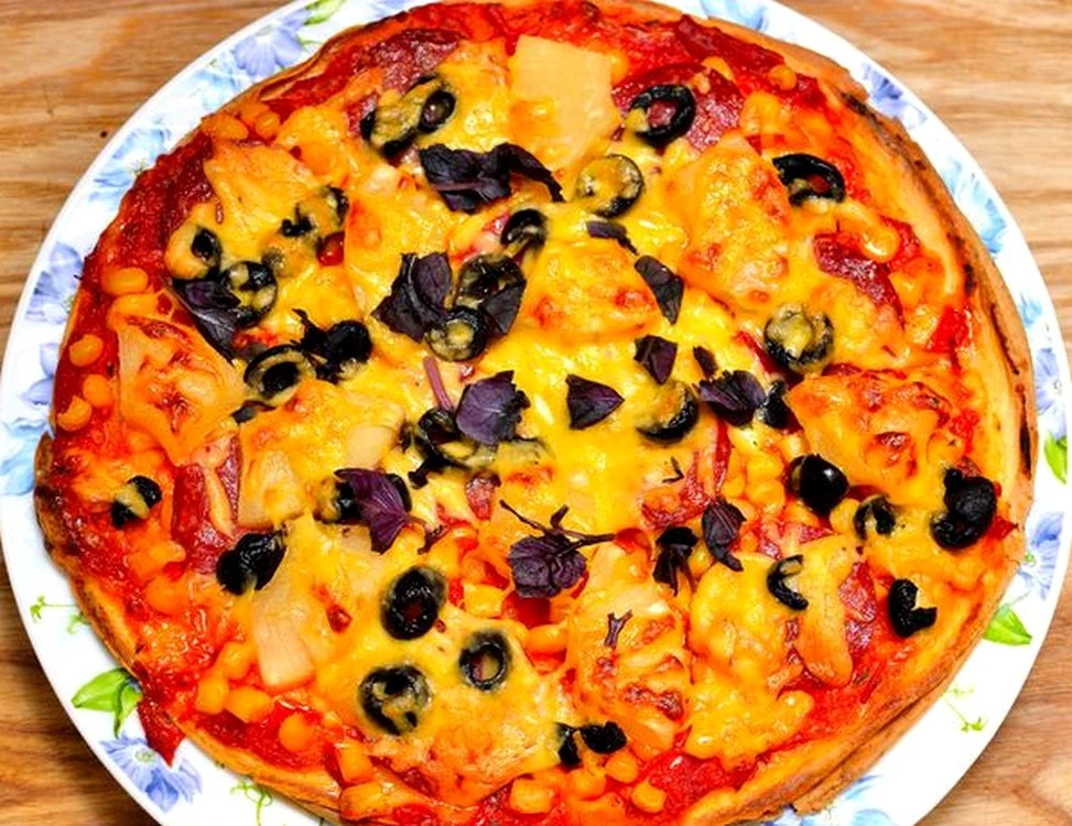 pizza cu aluat de clatite jpeg