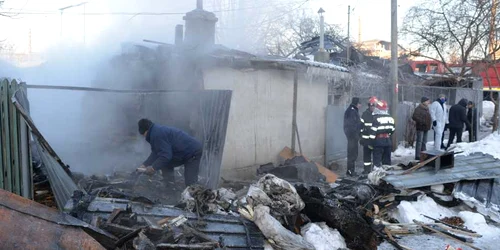 Incendiu pe strada Brasov din Galati