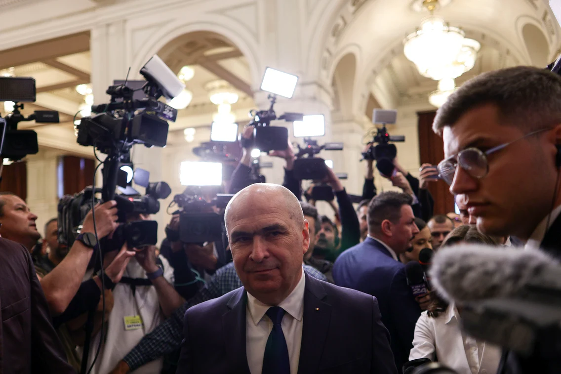 Dezbaterea și votul motiunii de cenzură inițiate de PSD și AUR. FOTO: Inquam Photos / Octav Ganea jpg
