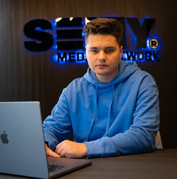 Selly a fost numit cel mai cunoscut influencer din România