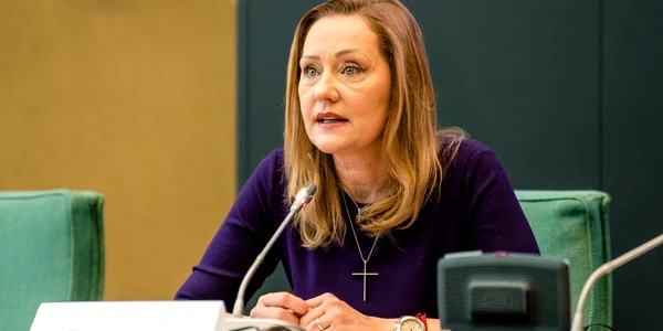 elena lasconi conferinta foto fb jpg