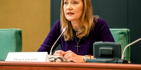 elena lasconi conferinta foto fb jpg