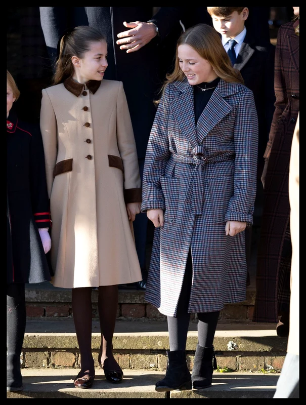 Prințesa Charlotte și Mia Tindall