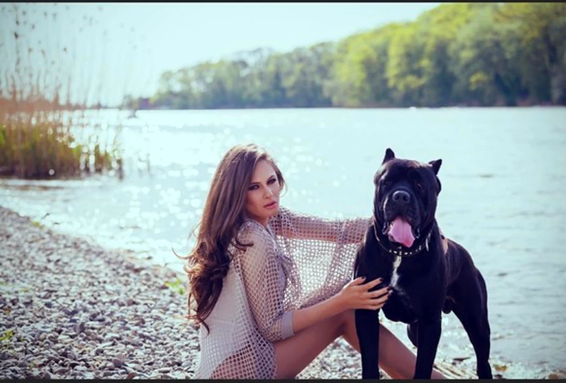 
    Raluka s-a pozat pe patul de spital foto: arhiva personală  