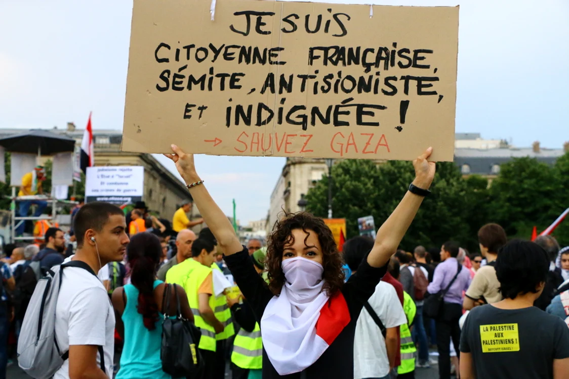 Proteste Paris FOTO: shawncarrie/Shutterstock (Arhivă)