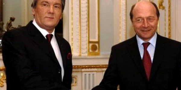 Viktor Iuşcenko l-a felicitat pe omologul său, Traian Băsescu, de ziua lui