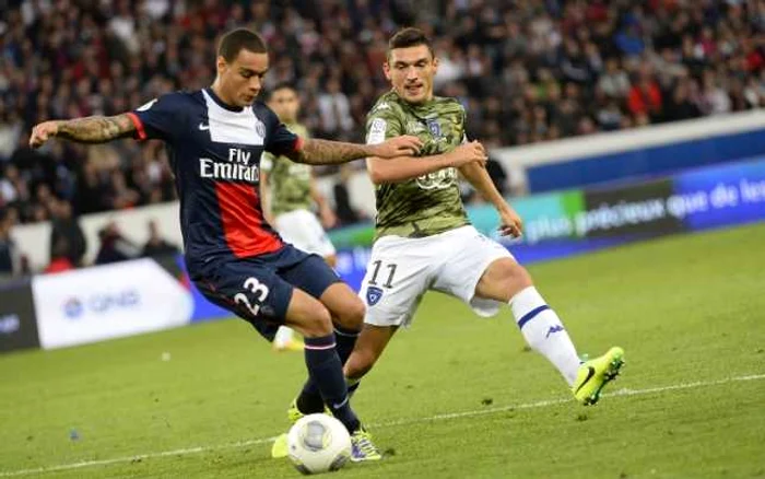 Keşeru (dreapta), într-un meci cu PSG. FOTO: AFP