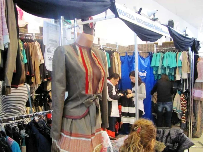 Tinute de insipiraţie veneţiană la TINIMTEX 2014 FOTO S. Ionescu