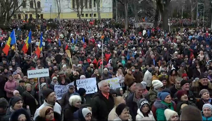 La Chișinău, mai multe partide protestează, invocând situație internă. Foto captură video privesc.eu